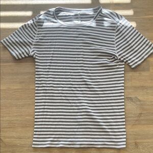 Everlane brown/white striped ribbed crew tee